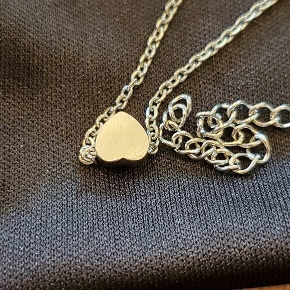 Heart initial necklace small child - Picture 3 of 11